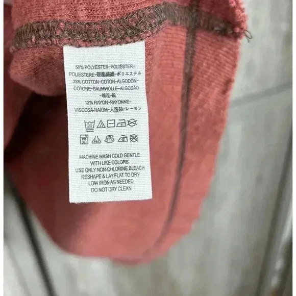 We The Free Top Medium High Neck Back Slit Long Sleeves Thermal Sz M - Picture 5 of 8